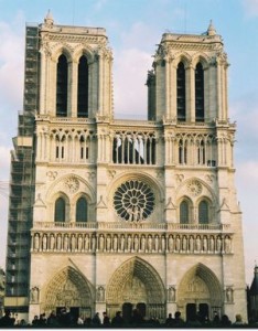 NOTRE-DAME DE PARIS